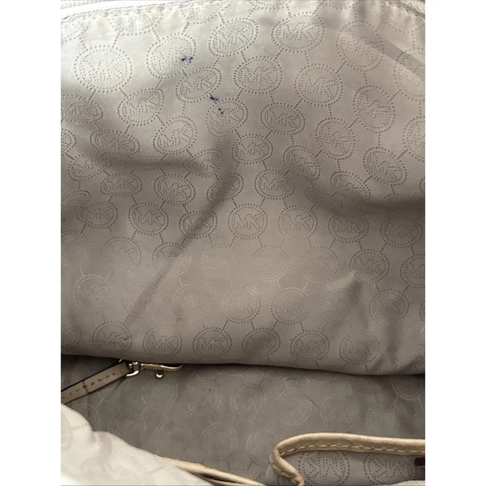 Michael Kors - Jet Set Signature - Vanilla Tote Bag